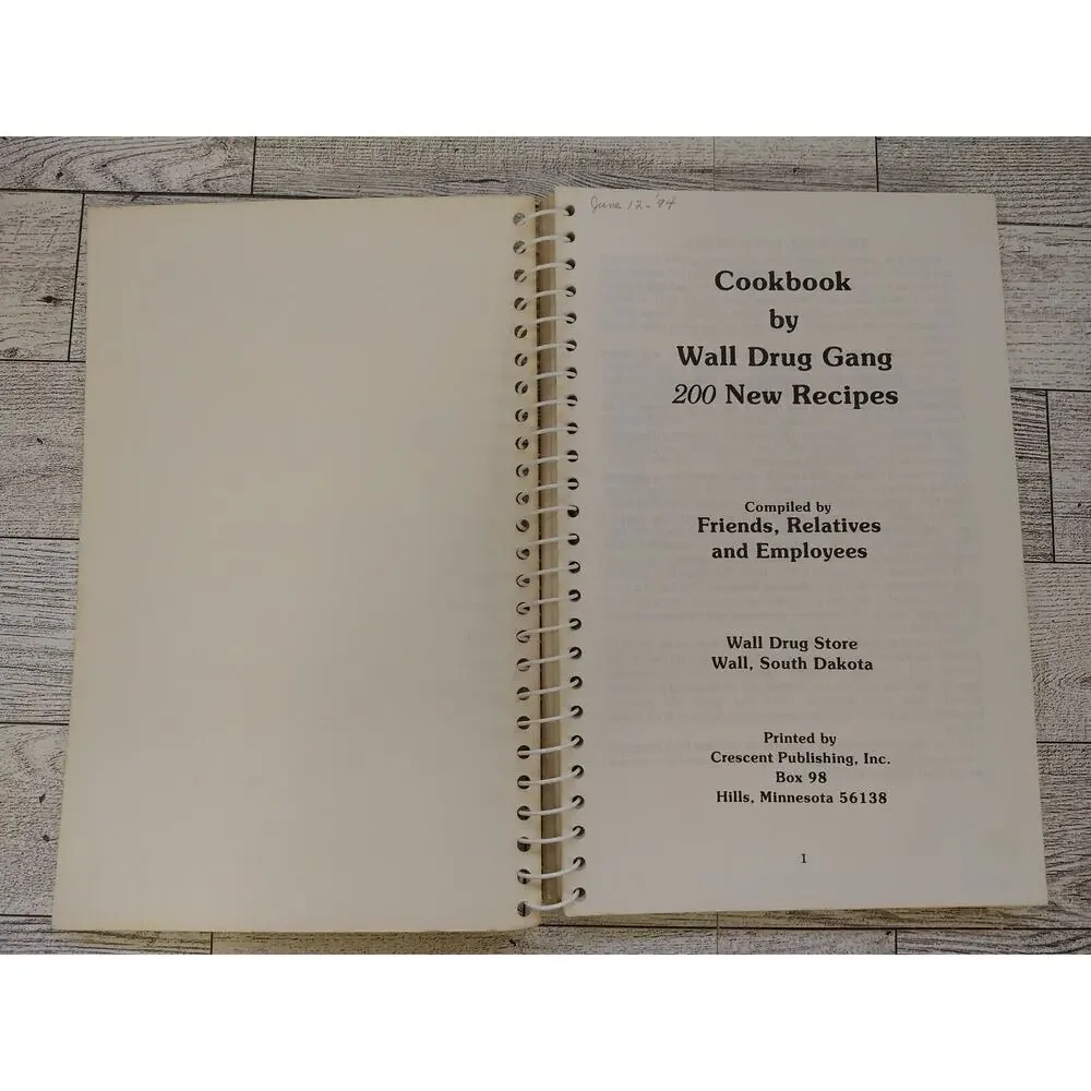 Wall Drug Store Cafe COOKBOOK South Dakota VTG 1980s Souvenir Pecan Rolls Recipe